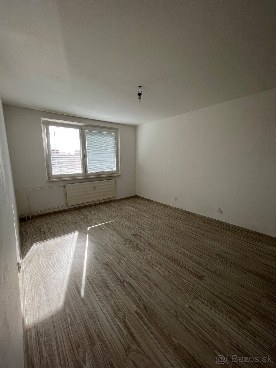 I offer a partially renovated and partly furnished 2
