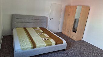 v centru Piešťan s dvorem. Samostatný vchod. Rozloha 62 m²