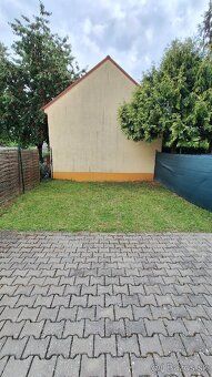 v centru Piešťan s dvorem. Samostatný vchod. Rozloha 62 m²
