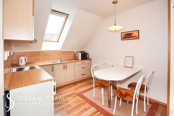 DREAM TEAM offers for sale a spacious, well-maintained and