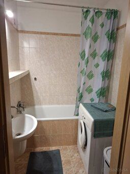 NA PRONÁJEM | Světlý 3-pokojový byt, 69 m², Topoľčianská