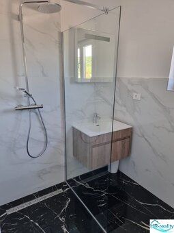 Připravujeme k prodeji 3 LUXUSNÍ BÝVANÍ SE STŘECHOU