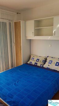 Oferujemy na sprzedaż dwupiętrowy czteropokojowy apartament