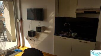 Oferujemy na sprzedaż dwupiętrowy czteropokojowy apartament
