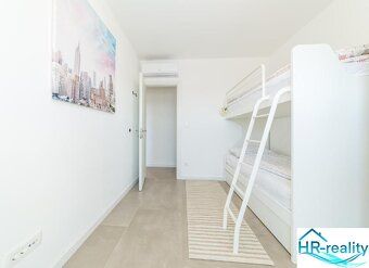 Агентство нерухомості HR пропонує на продаж повністю
