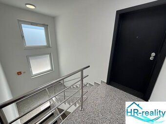 Firma HR-reality oferuje na sprzedaż dwupokojowe