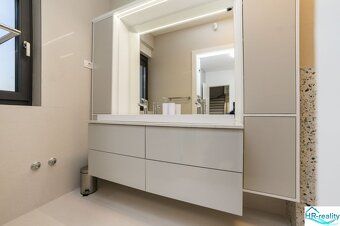 Realitní kancelář HR - reality nabízí k prodeji luxusní