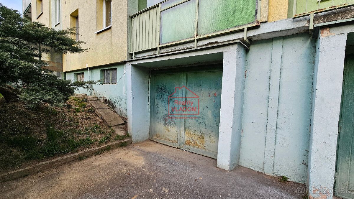 Hledáte bezpečné parkování na Sekčově nebo praktický