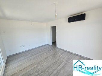 Realitní kancelář HR nabízí k prodeji dvoupokojový apartmán