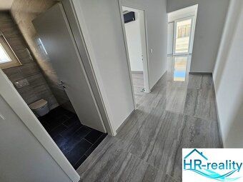 Realitní kancelář HR nabízí k prodeji dvoupokojový apartmán