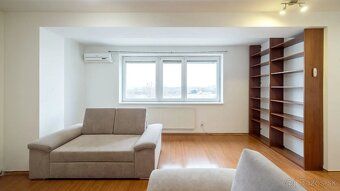 🌿 Przestronny, słoneczny 2-pokojowy apartament z loggią i