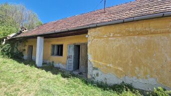 Prodám starší RD s pozemkem o ploše 1156 m2. Pozemek s