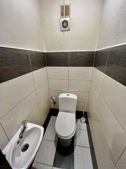🏡Oferujemy na sprzedaż całkowicie odnowione 1,5-pokojowe