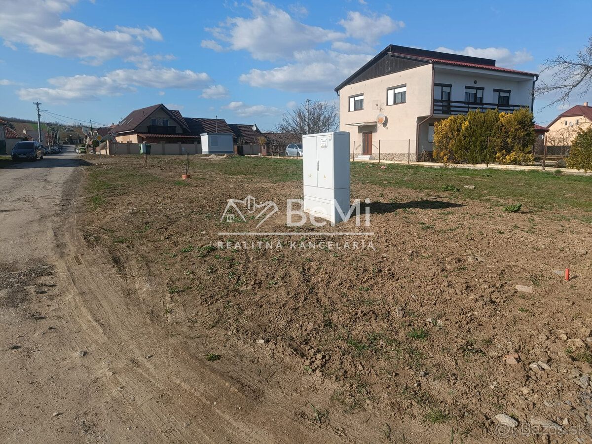 Шукаєте ідеальне місце для вашого довгоочікуваного дому, де