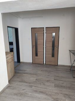 Oferta wynajmu: Częściowo odnowiony dom jednorodzinny z