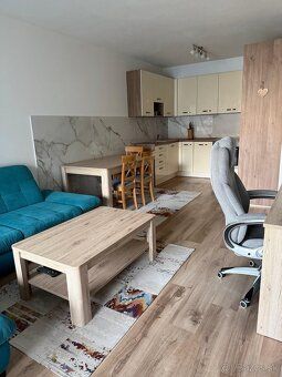 Oferujemy na sprzedaż w pełni umeblowane (meble zostają