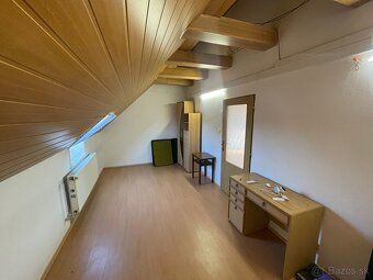 Nájem - samostatný bytový dům v rodinném domě (170 m²)