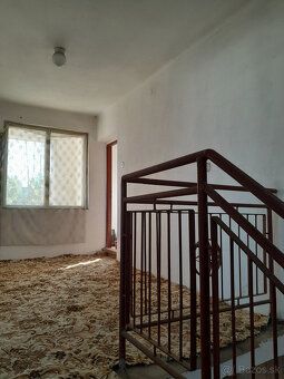 Na prodej nabízíme rodinný dům z roku 1971 v původním stavu
