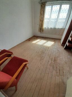 Na prodej nabízíme rodinný dům z roku 1971 v původním stavu