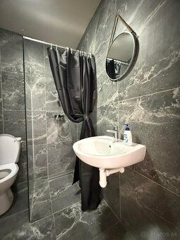 Даю в аренду 2 комнатную 50 м² мансардную квартиру без