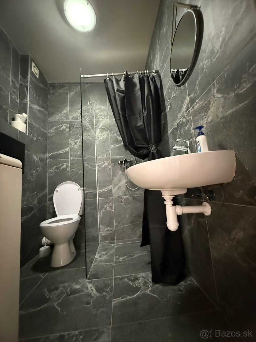 Даю в аренду 2 комнатную 50 м² мансардную квартиру без