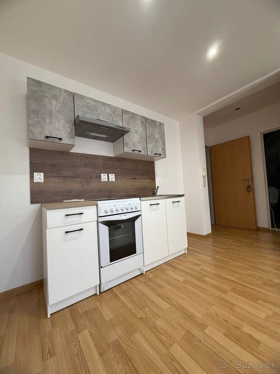 Даю в аренду 2 комнатную 50 м² мансардную квартиру без
