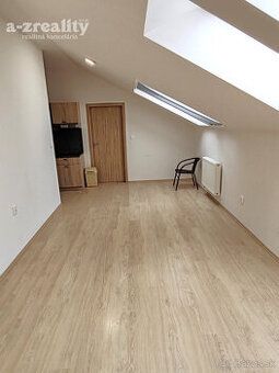 Даю в аренду 2 комнатную 50 м² мансардную квартиру без