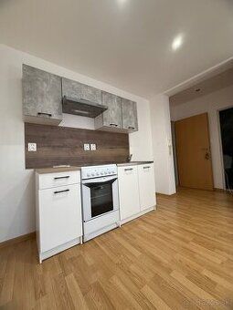 Даю в аренду 2 комнатную 50 м² мансардную квартиру без