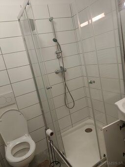 Wynajmę nowoczesną i w pełni umeblowaną garsonierę w
