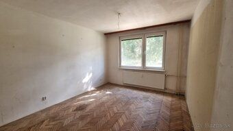 Продається простора 3-кімнатна квартира на підвищеному