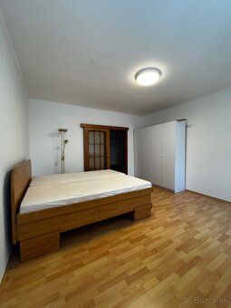 🏠 Wynajem 3-pokojowego mieszkania – Martin, osiedle