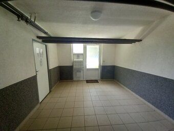 🏡 For Sale: Spacious 4-room apartment in the center of