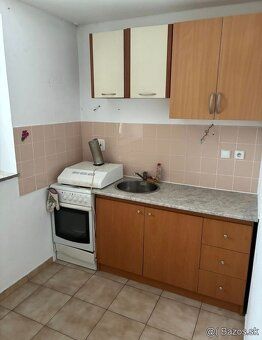 Продам 1-кімнатну квартиру, Медведзе 46, на 5 найвищому