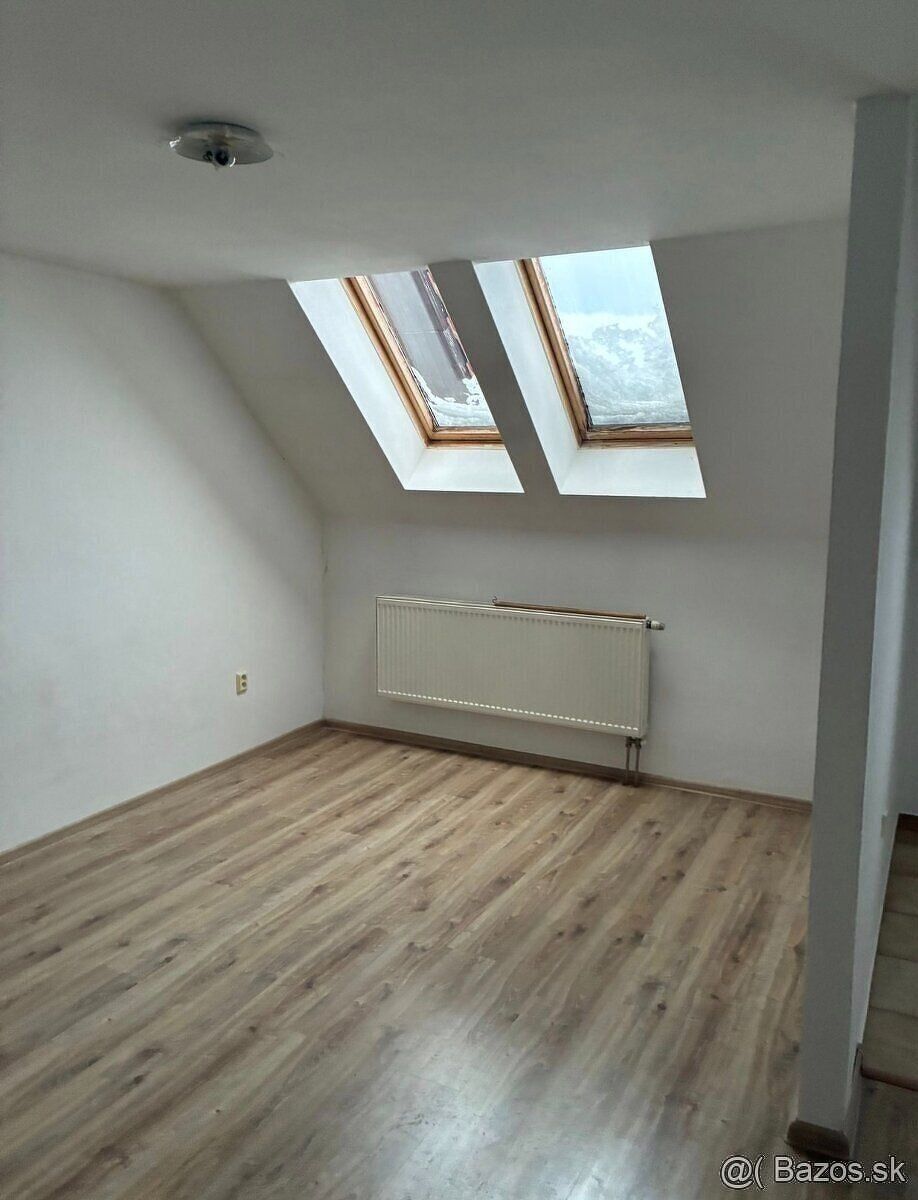 Продам 1-кімнатну квартиру, Медведзе 46, на 5 найвищому