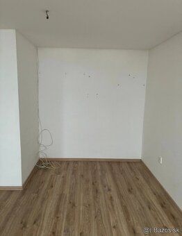 Продам 1-кімнатну квартиру, Медведзе 46, на 5 найвищому