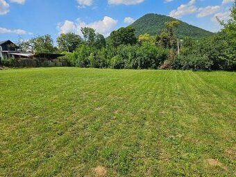 Nabízím k prodeji pozemek o výměře 882 m2 za cenu
