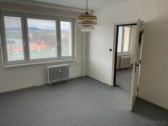 Oferuję na sprzedaż 1-pokojowe mieszkanie w oryginalnym