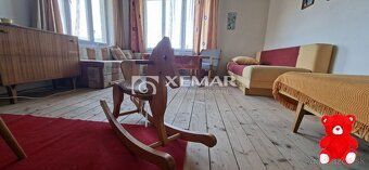 XEMAR (, 0907, 537 727, 0948) nabízí k prodeji prostorný