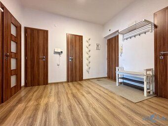 Wyjątkowa lokalizacja. Przestronny balkon. Centrum