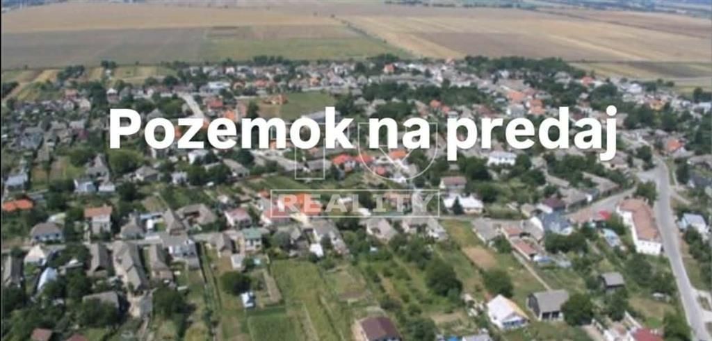 Turealita nabízí k prodeji slunný pozemek o ploše 699 m2