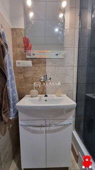XEMAR (nebo 0948, 730 906), nabízí k pronájmu pokoj v