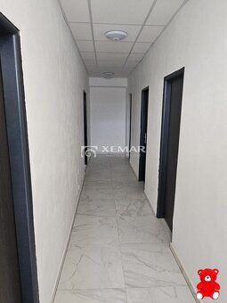 XEMAR (або 0915, 870 350), пропонує в оренду великий