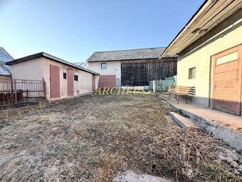 Продається просторий 5-кімнатний односімейний будинок на
