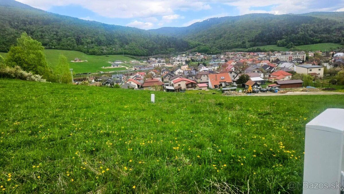 Nabízíme k prodeji krásnou stavbu pozemek o ploše 2540 m² v