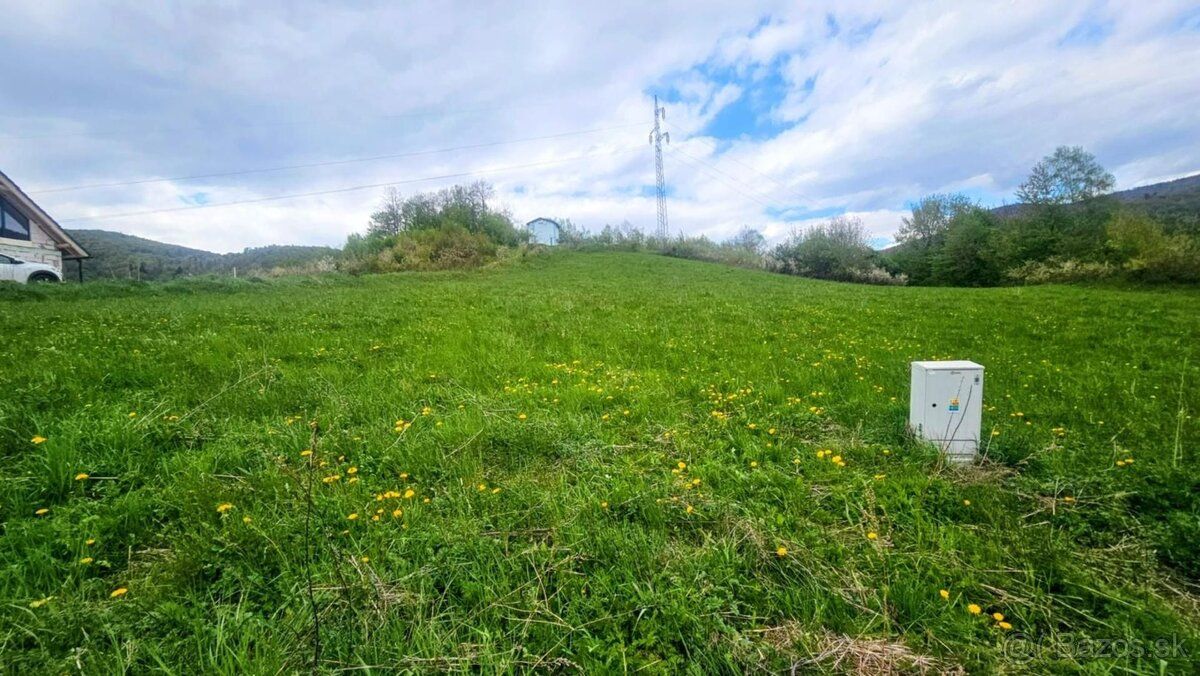 Nabízíme k prodeji krásnou stavbu pozemek o ploše 2540 m² v