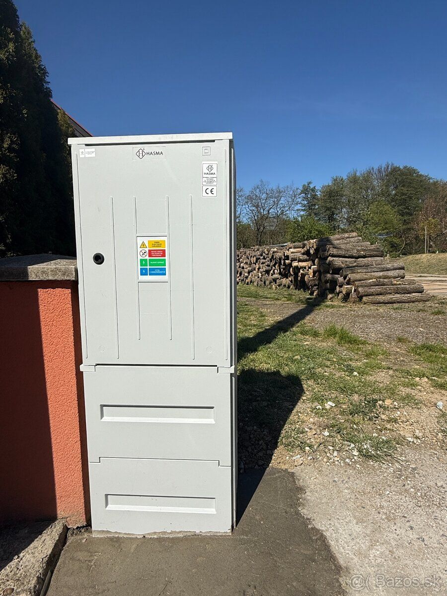 PLÁTĚNÝ STAVEBNÍ POZEMEK V SLEPÉ ULICI POD LESEM - OBCE