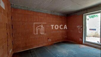 TOCA real - ponúkame na predaj tri veľké trojizbové byty. By