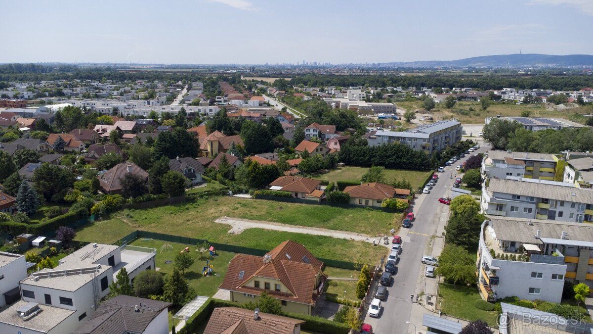 Na prodej stavební pozemek 675 m² (parcela "C") se