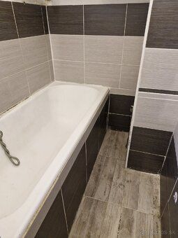 Prenajmeme veľký 2-izbový byt /86m/2/,na prízemí RD,v tichej