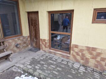 Prenajmeme veľký 2-izbový byt /86m/2/,na prízemí RD,v tichej